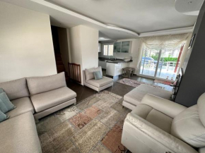 Nefis Villas Denize ve Avm ye yakın yazlık Kuşadası Long Beach